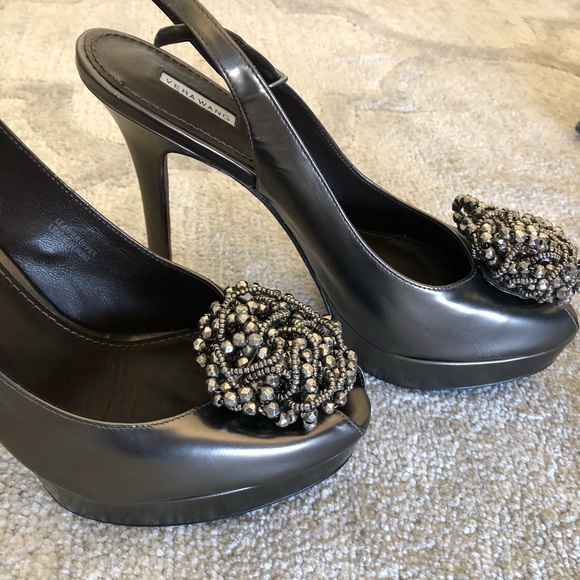 Vera Wang peep toe high heels, gunmetal & beads - Picture 3 of 6
